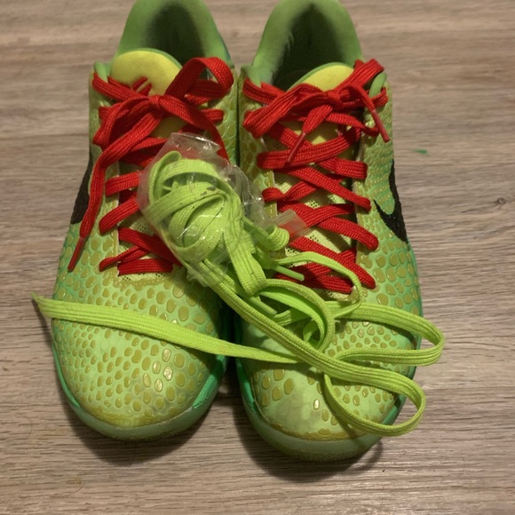 Nike Kobe grinches - Picture 2 of 6